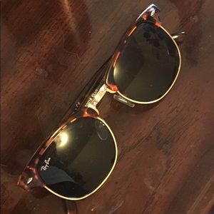 Women’s Ray Bans sunglasses